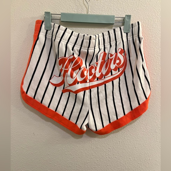 Hooters Striped Shorts Size XL - Picture 2 of 4